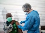Afrika urgentne potrebuje 20 miliónov dávok vakcíny od AstraZenecy