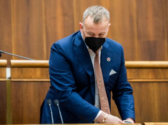Opozícia a koalícia sa nezhodujú v otázke zverejnenia ani obsahu správy SIS