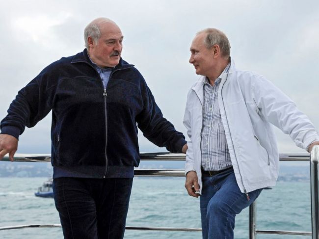 Putin a Lukašenko: Rusko čoskoro pošle Bielorusku 500 miliónov dolárov