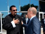 Americký herec Seagal sa stal členom strany Spravodlivé Rusko