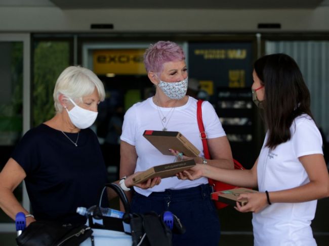 Cudzinci majú testovanie antigénnymi testami na Slovensku zadarmo