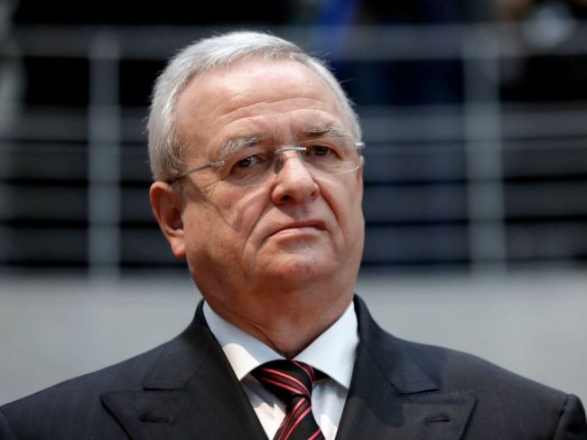 Bývalý šéf Volkswagenu Martin Winterkorn zaplatí firme približne 10 miliónov eur