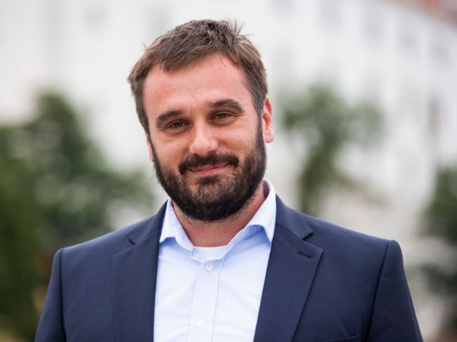 COVID pasy zjednodušia cestovanie v rámci EÚ, zhodli sa Vondra a Wiezik