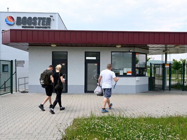 Zamestnanci strojárskej spoločnosti v Beluši vstúpia do ostrého štrajku