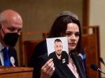 Cichanovská vystúpila v českom Senáte, priniesla fotky prenasledovaných disidentov