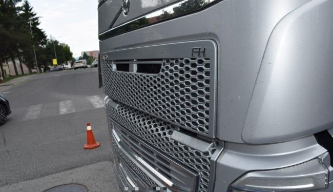 Tragická dopravná nehoda: Chodkyňa zahynula pod kolesami kamióna