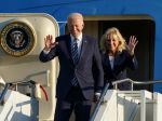 Biden priletel do Británie, kde začína svoju cestu po Európe
