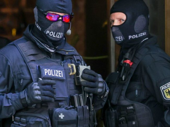 Nemeckú špeciálnu policajnú jednotku rozpustia pre pravicový extrémizmus
