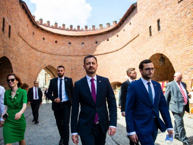 Heger vo Varšave rokuje o benefitoch pre Slovákov, takto sa môže zmeniť cestovanie
