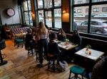 Británia druhý deň po sebe zaznamenala vyše 7000 nových prípadov nákazy