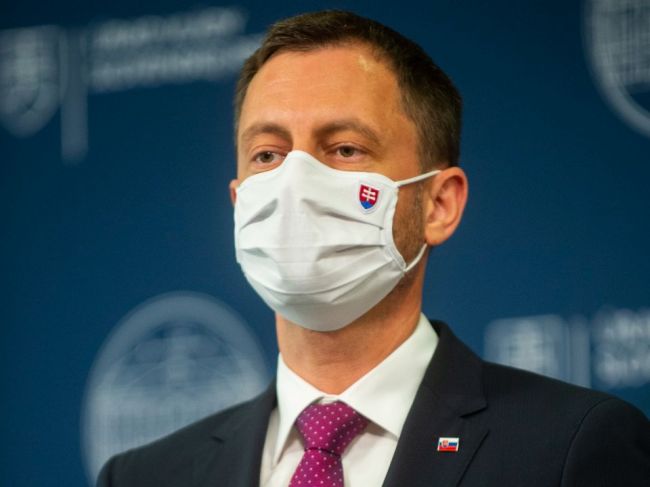 Voľby by v júni vyhral Hlas-SD pred SaS a Smerom-SD