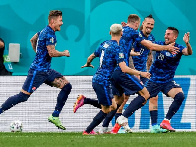 Futbal-ME2020: Slováci zdolali v otváracom zápase E-skupiny Poľsko 2:1