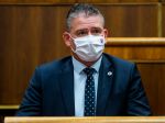 Odvolávanie Mikulca pokračuje v stredu, v úvode dňa vystúpila Saková