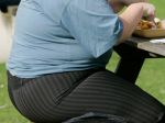 Obezita zrejme urýchľuje starnutie mozgu, naznačuje medzinárodná štúdia