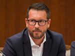 Andreja Holáka vo štvrtok prepustili zo zadržania, Sulík ho odvolal