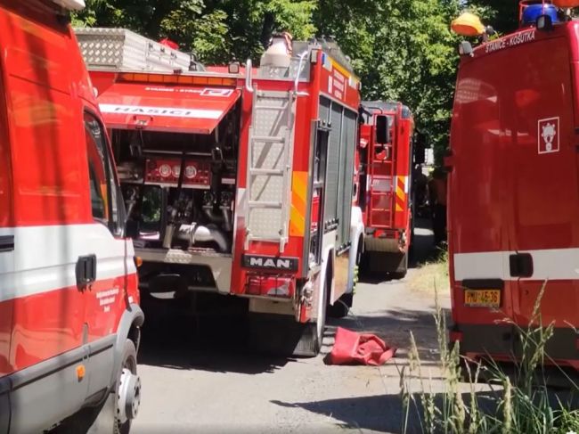 VIDEO: V plzenskej firme unikol sírovodík, 2 ľudia sú mŕtvi a 2 v kritickom stave