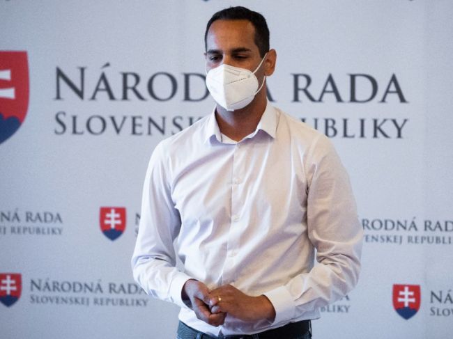 Herák sa vzdá mandátu k 30. júnu, na svojom záväzku trvá