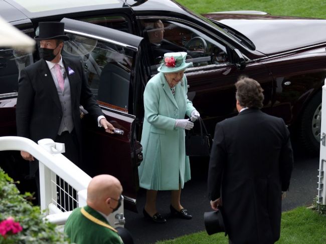 Kráľovná Alžbeta II. navštívila tradičné dostihy Royal Ascot
