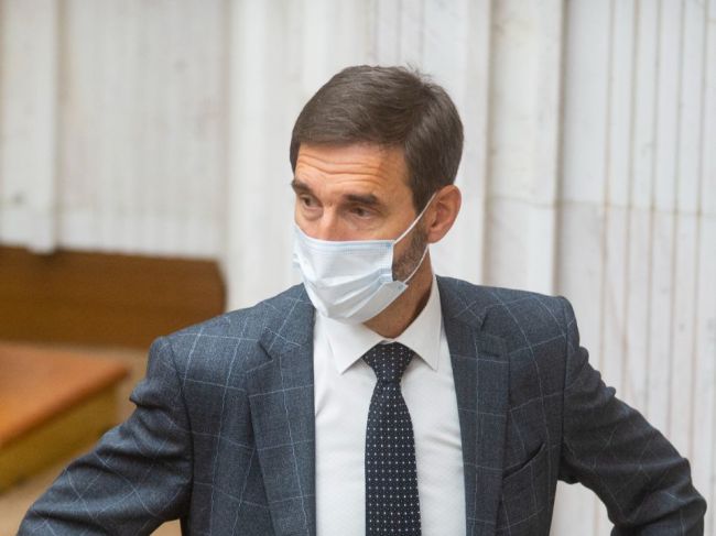 Juraj Blanár: Štát má podporiť dovolenku doma, nie odmeňovať očkovanie