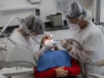 Hodinovú mzdu za pohotovostnú službu budú mať zakotvenú i zubní lekári