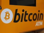 Bitcoin klesol pod 30.000 dolárov, prvýkrát od januára