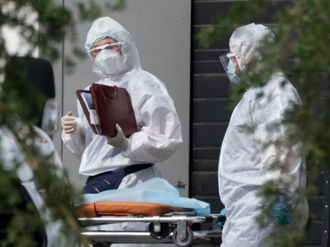 V Moskve sprísňujú opatrenia, začnú aj s revakcináciou obyvateľstva