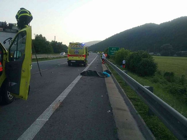 Polícia uzatvorila úsek R1, na mieste došlo k tragickej nehode