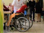 Štát zvyšuje príspevok za opatrovanie v zariadeniach sociálnych služieb