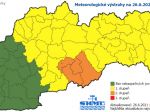 SHMÚ: Na strednom a východnom Slovensku hrozia v sobotu búrky s krúpami