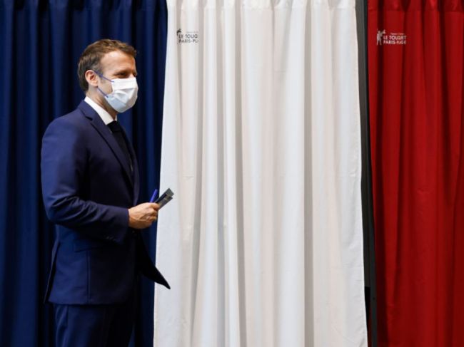 Pre Macronovu stranu je výsledok jej kandidátov vo voľbách sklamaním