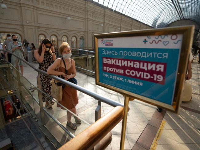 Peskov: Rusku sa do jesene nepodarí zaočkovať 60 percent obyvateľov