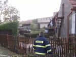 Česko zasiahli silné búrky, opäť ničili strechy domov a zastavili vlaky