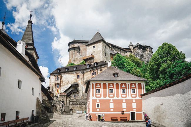 Premiér: Dovolenka na Slovensku je najbezpečnejšia, podporí sa ňou aj ekonomika