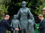 VIDEO: Princovia William a Harry odhalili sochu svojej matky princeznej Diany