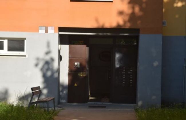 Pri rukojemníckej dráme zranil počas zákroku nadrogovaný muž nožom policajta