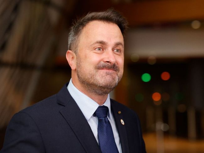 Luxemburského premiéra hospitalizovali, budú ho pozorovať v súvislosti s covidom