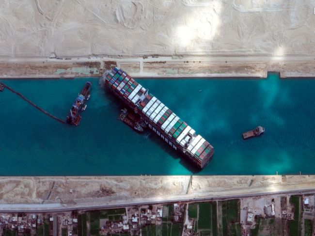 Egypt prepustí loď, ktorá blokovala Suezský prieplav