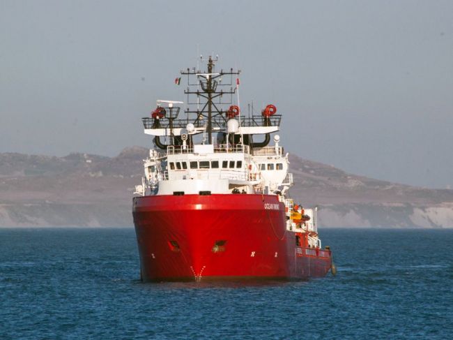 Loď Ocean Viking zachránila od štvrtka zo Stredozemného mora viac ako 200 ľudí