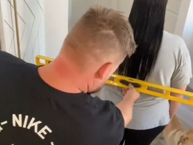 Video: Žena požiadala manžela, aby ju ostrihal. Výsledok všetkých prekvapil