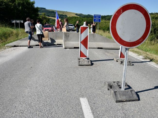 Uzatvorenie hraníc komplikuje situáciu i ľuďom v Hornom Srní, tvrdí starosta