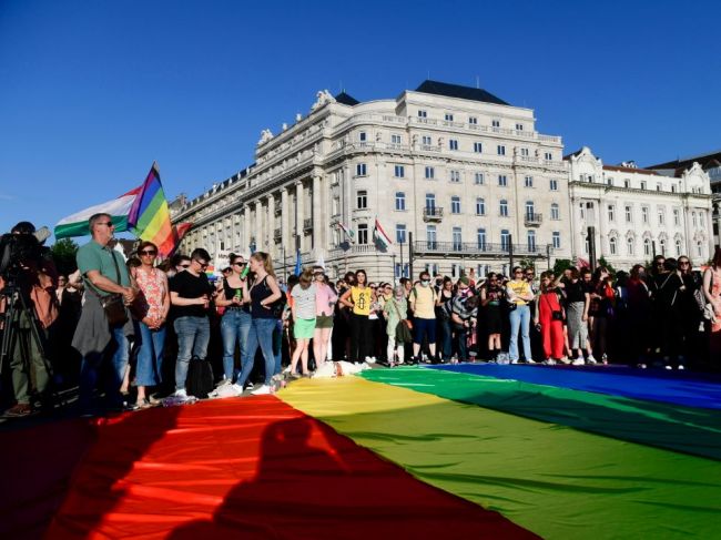 Europoslanci žiadajú opatrenia proti zhoršovaniu hodnôt EÚ v Maďarsku a Poľsku