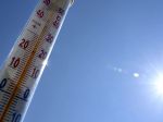 Popoludní treba rátať s horúčavami, teploty sa môžu vyšplhať na 36 stupňov