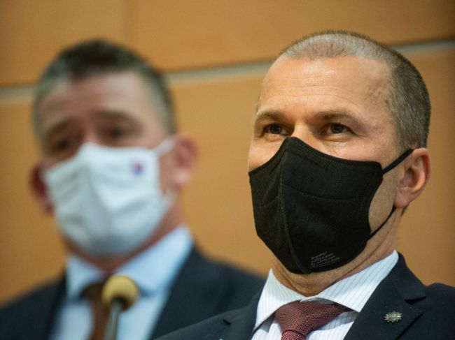 Kovařík reagoval na nahrávku, ktorá má hovoriť o úplatku pre Romana Mikulca