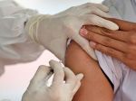 EMA: Na ochranu pred deltou sú potrebné obe dávky vakcíny