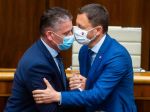 Premiér ministra vnútra Romana Mikulca neodvolá