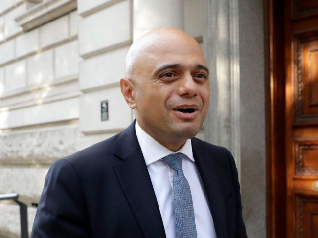 Britský minister zdravotníctva je po pozitívnom teste na covid v samoizolácii
