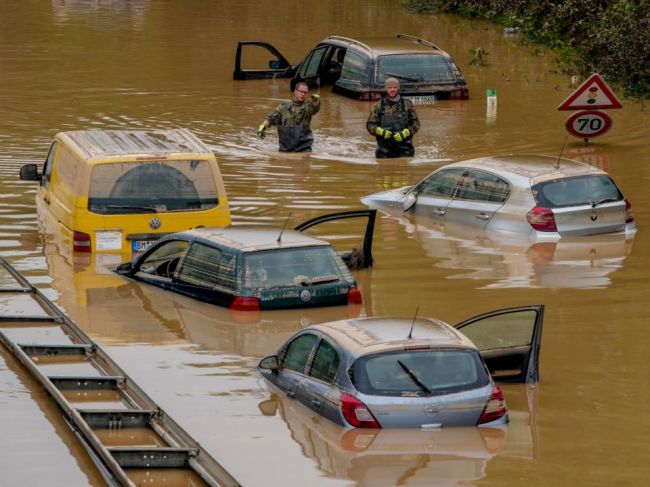 Zaplavené autá z Nemecka, Belgicka a Holandska môžu ohroziť slovenský trh