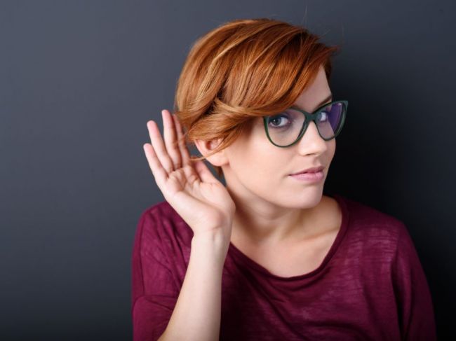 4 spôsoby, ako si prirodzene zlepšiť sluch
