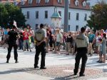 Premiér: Akýkoľvek útok alebo agresia voči policajtom sú neprípustné