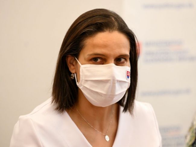 Poslanci schválili Kolíkovej návrh na zmeny pri kolúznej väzbe
